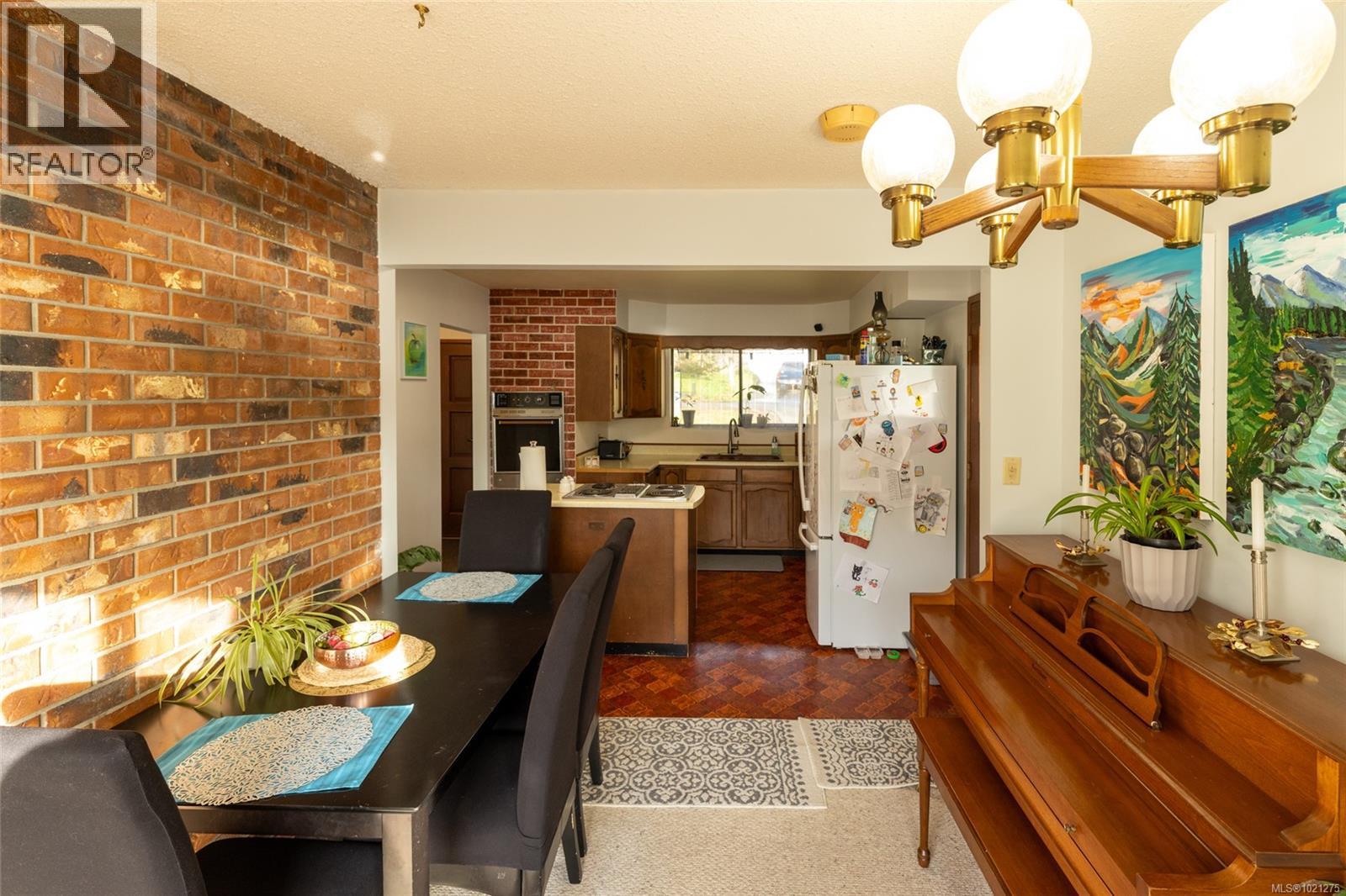 1112 MAQUINNA AVE - 55