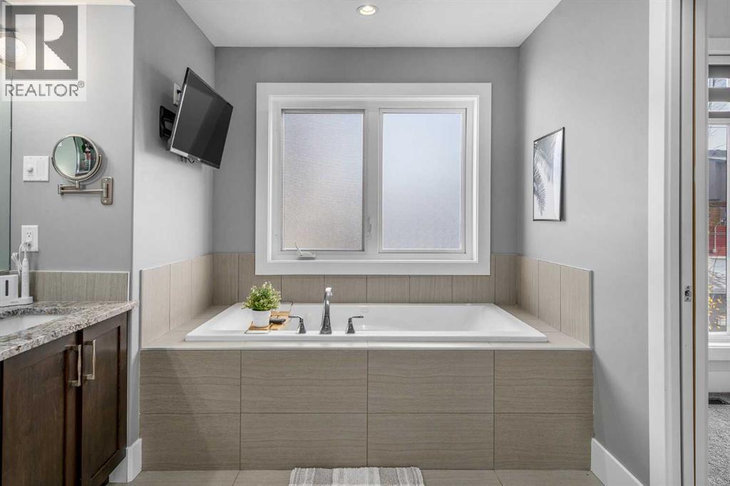 Single Family House for Sale in   Avenue NW Montgomery Calgary 