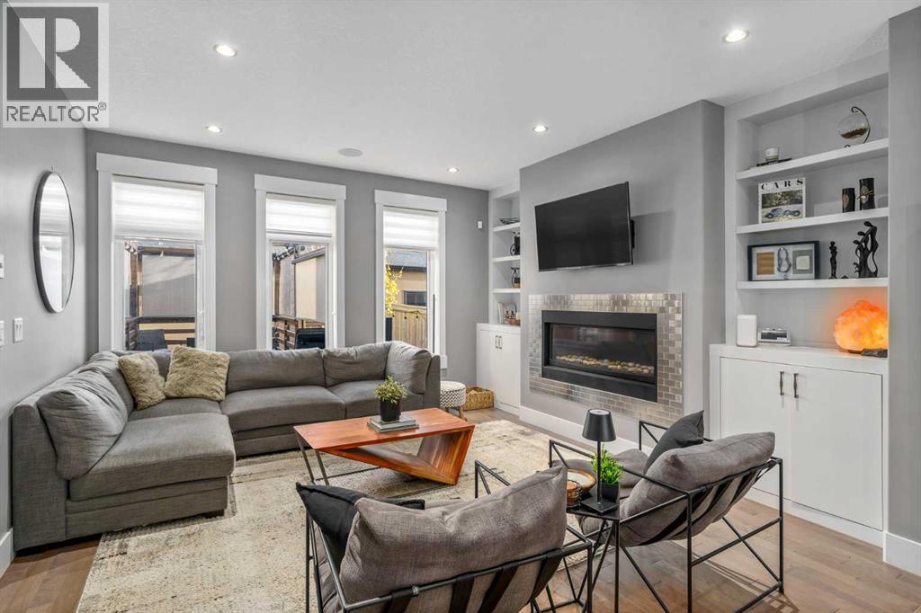 Single Family House for Sale in   Avenue NW Montgomery Calgary 