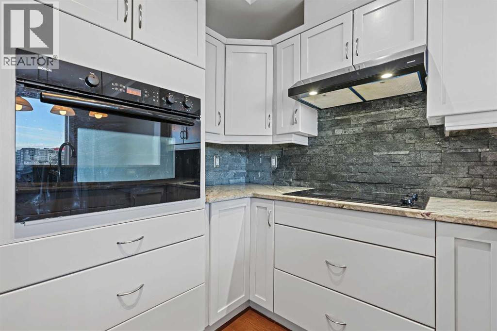 Single Family House for Sale in    Avenue NW Varsity Calgary 