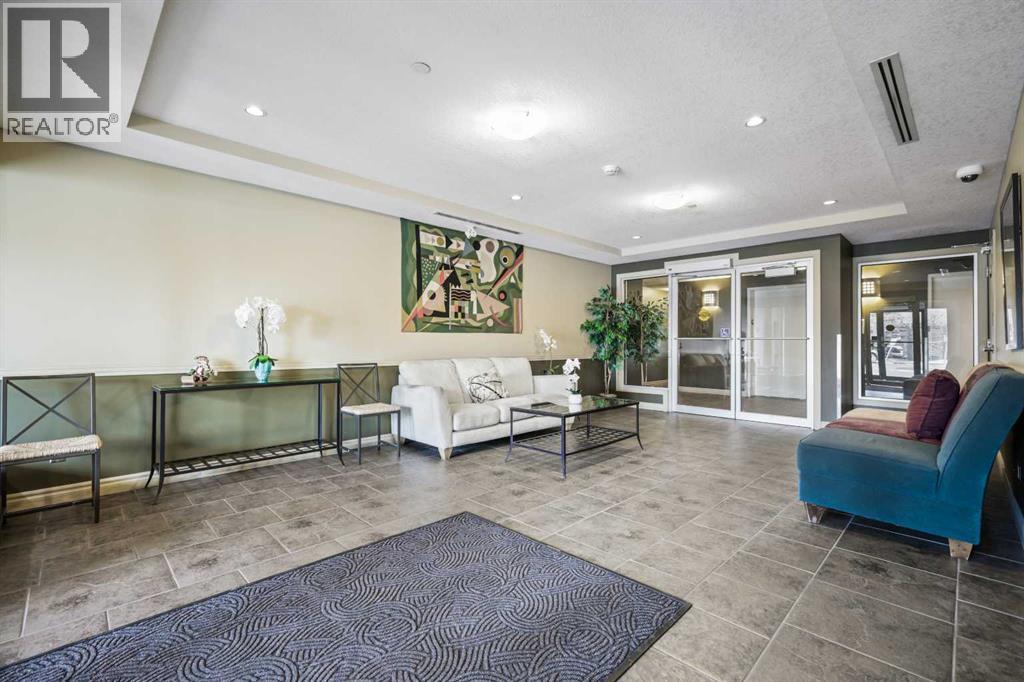 Single Family House for Sale in    Avenue NW Varsity Calgary 