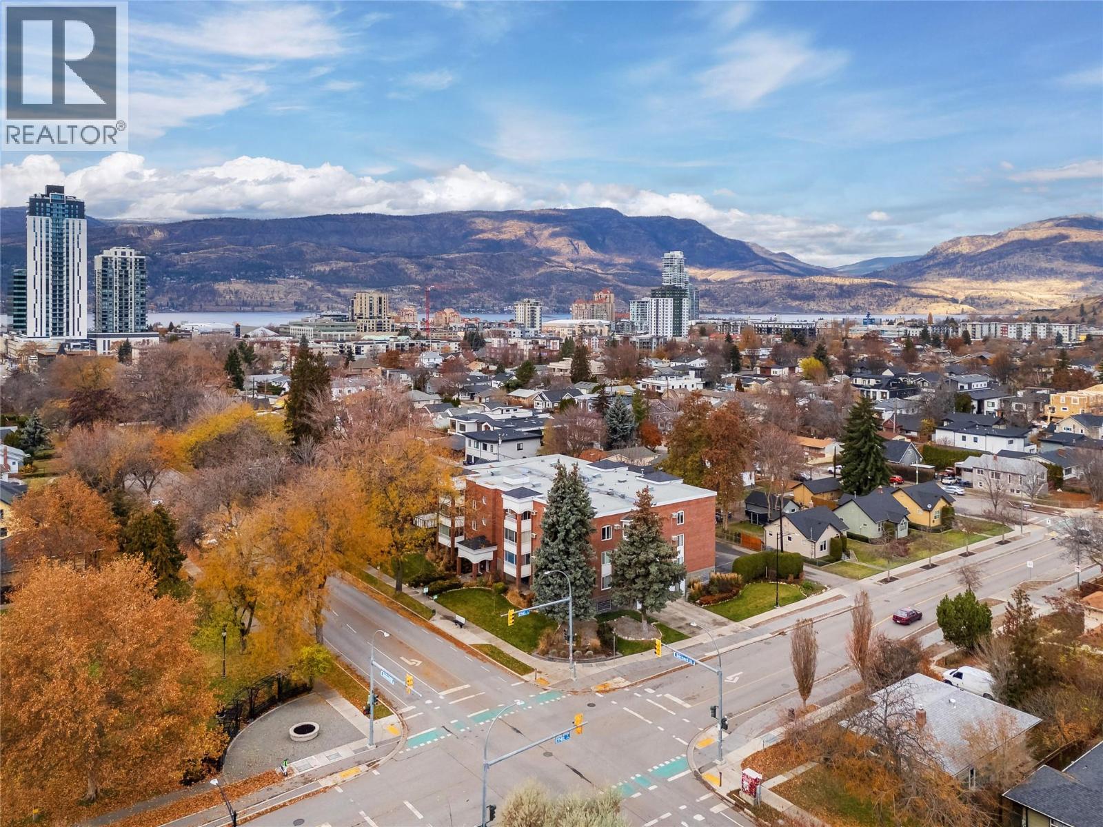 304 878 Bernard Avenue, Kelowna