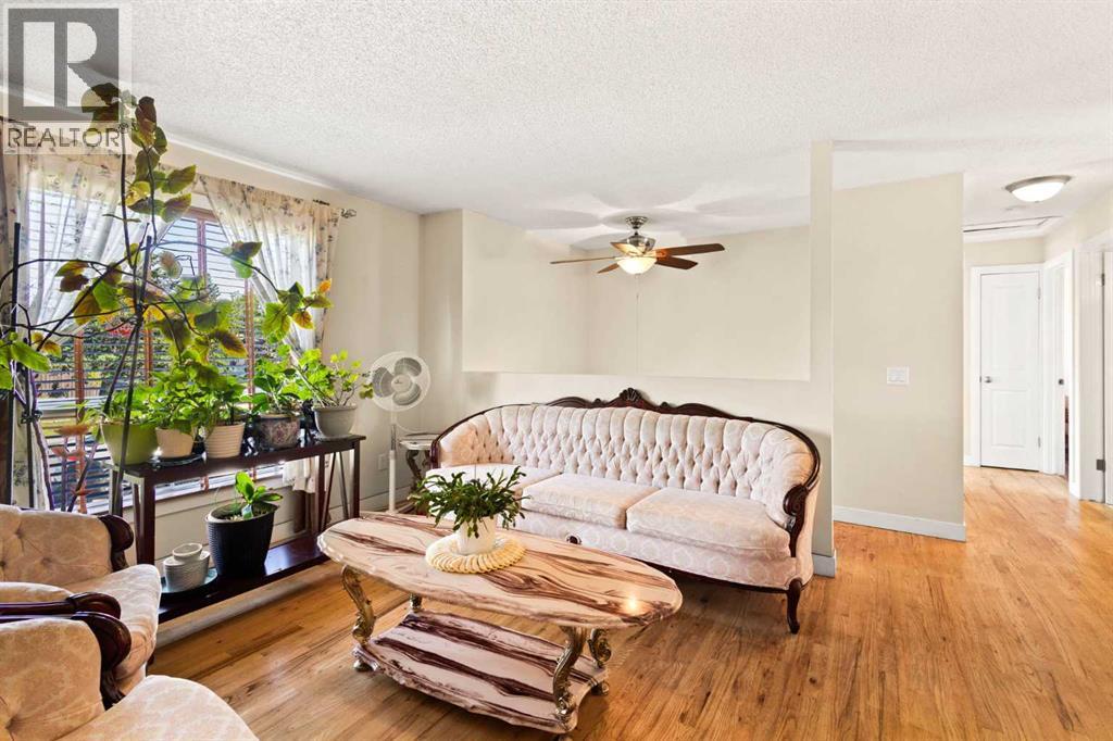 Single Family House Bi-level for Sale in  Fallswater Road NE Falconridge Calgary 