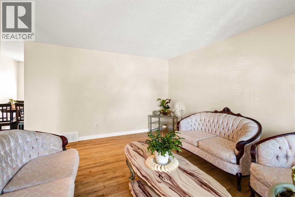 Single Family House Bi-level for Sale in  Fallswater Road NE Falconridge Calgary 