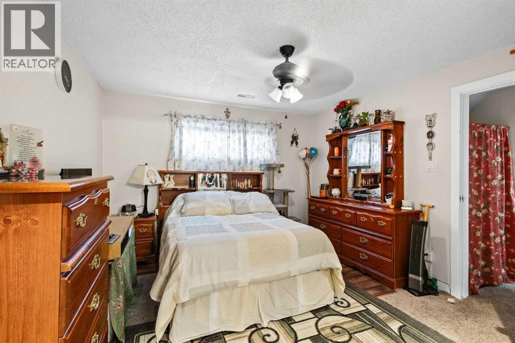 Single Family House Bi-level for Sale in  Fallswater Road NE Falconridge Calgary 