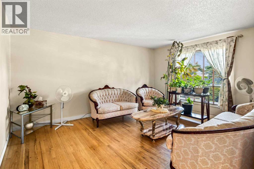 Single Family House Bi-level for Sale in  Fallswater Road NE Falconridge Calgary 