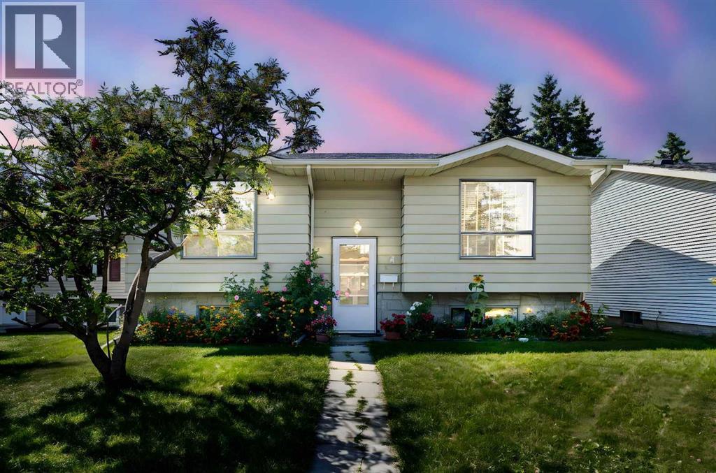 Single Family House Bi-level for Sale in  Fallswater Road NE Falconridge Calgary 