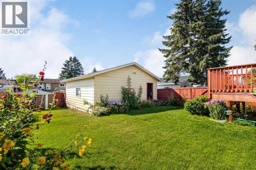 Single Family House Bi-level for Sale in  Fallswater Road NE Falconridge Calgary 