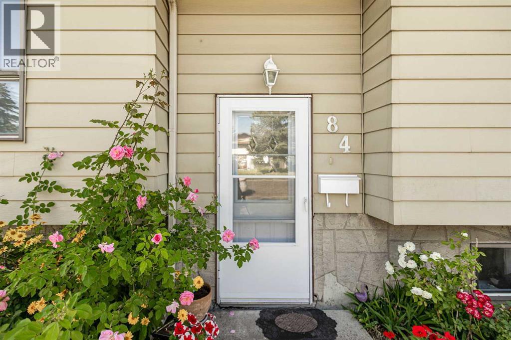 Single Family House Bi-level for Sale in  Fallswater Road NE Falconridge Calgary 