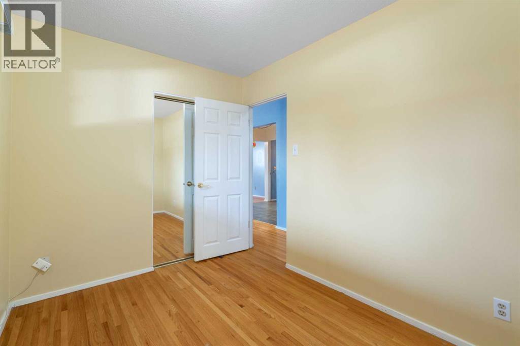 Single Family House Bungalow for Sale in  Glacier Drive SW Glamorgan Calgary 