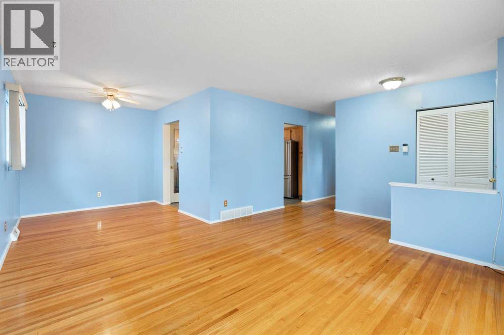 Single Family House Bungalow for Sale in  Glacier Drive SW Glamorgan Calgary 