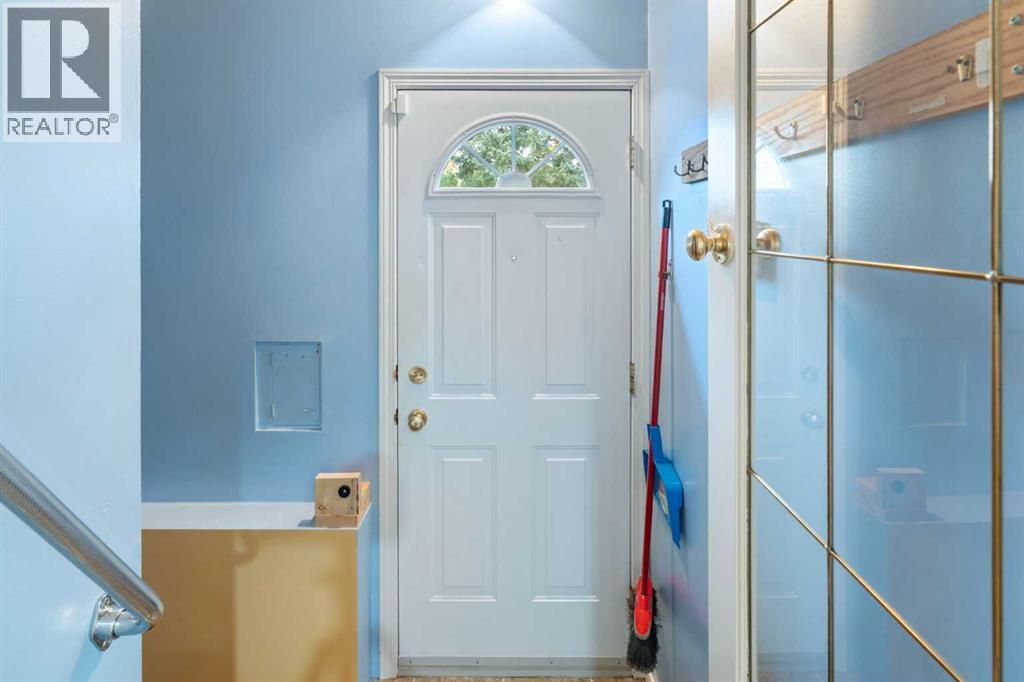 Single Family House Bungalow for Sale in  Glacier Drive SW Glamorgan Calgary 