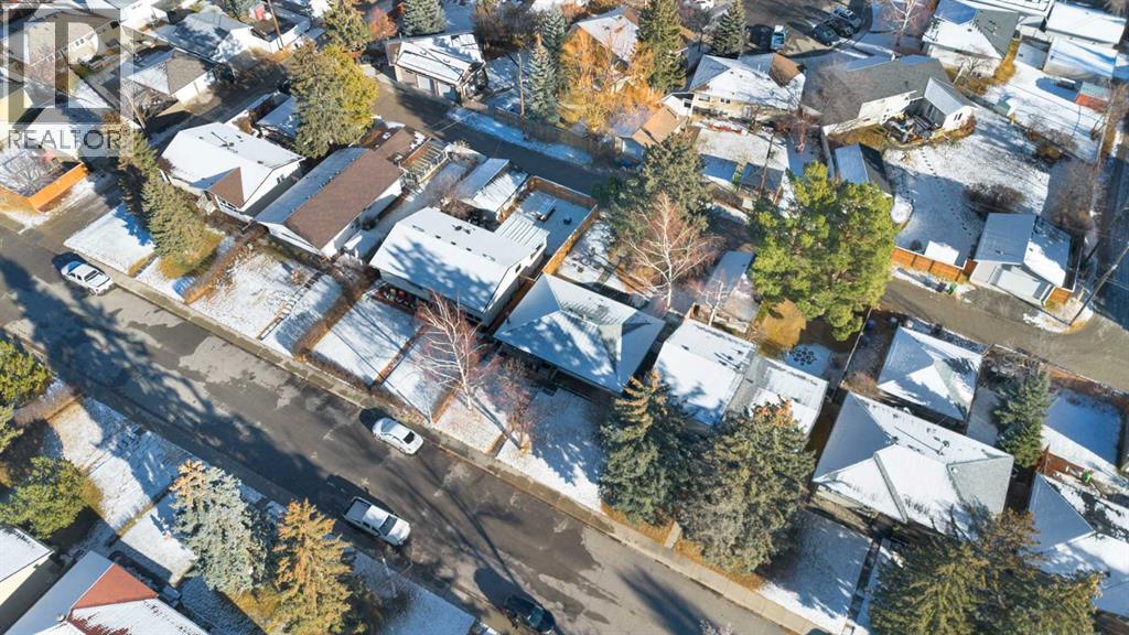 Single Family House Bungalow for Sale in  Glacier Drive SW Glamorgan Calgary 