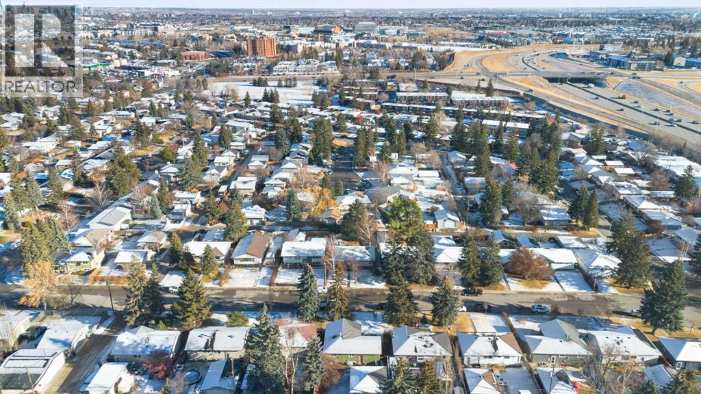 Single Family House Bungalow for Sale in  Glacier Drive SW Glamorgan Calgary 