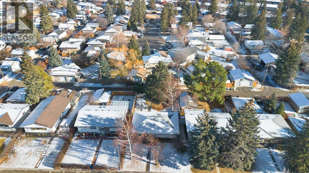 Single Family House Bungalow for Sale in  Glacier Drive SW Glamorgan Calgary 