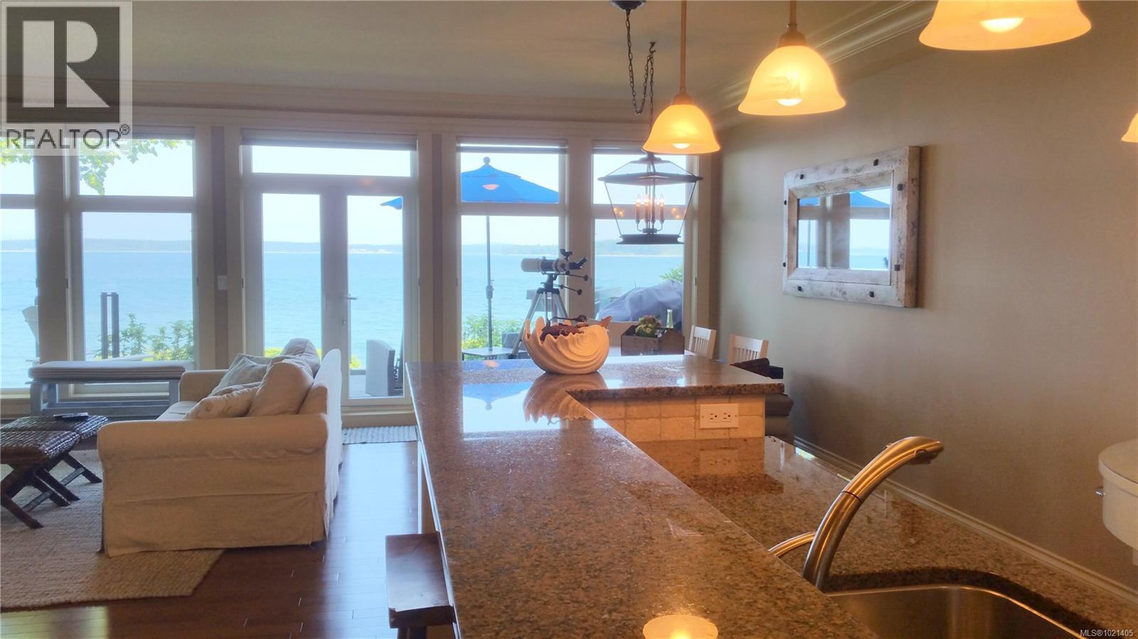 102 9115 Lochside Dr, North Saanich