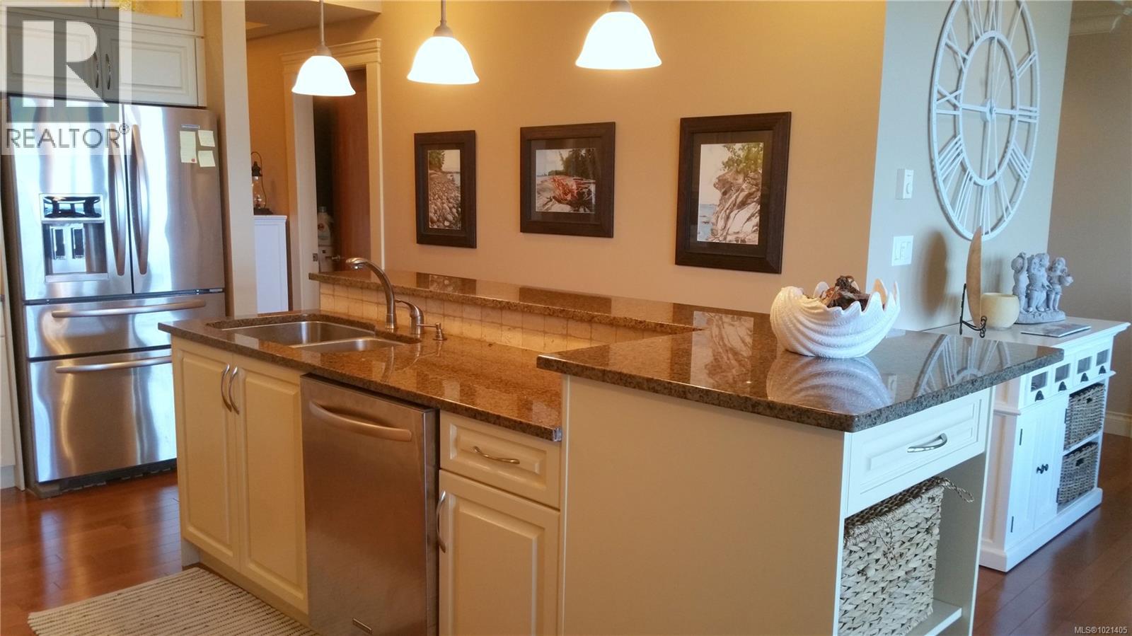 102 9115 Lochside Dr, North Saanich