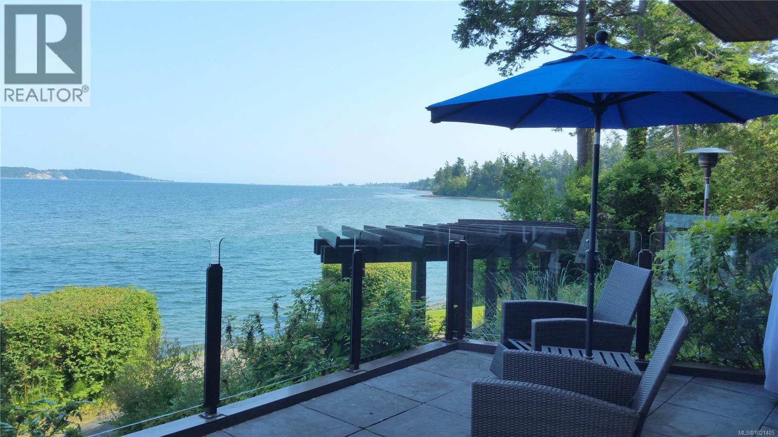 102 9115 Lochside Dr, North Saanich