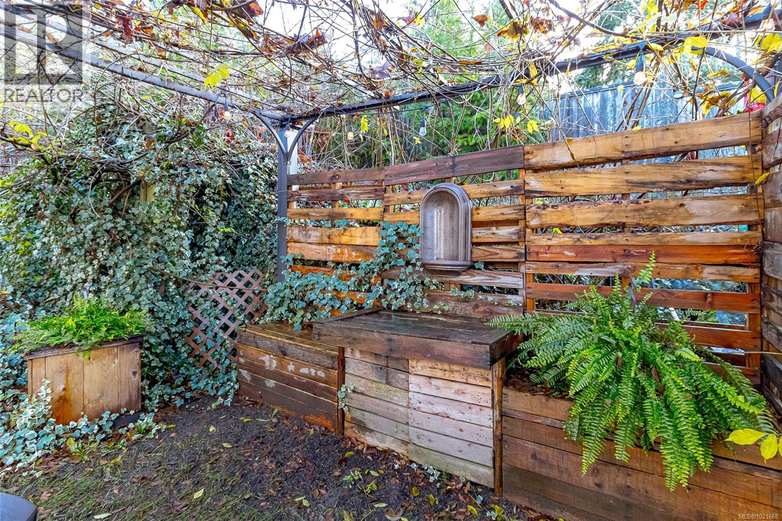 3324 Renita Ridge Rd, Duncan