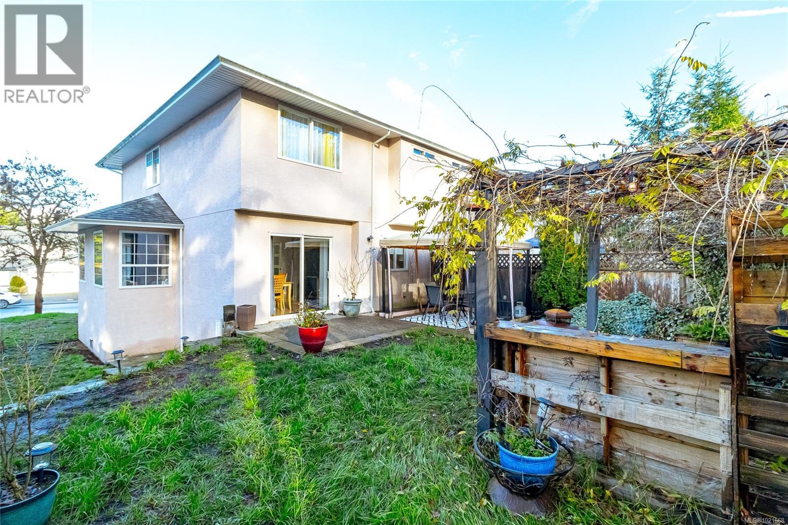 3324 Renita Ridge Rd, Duncan