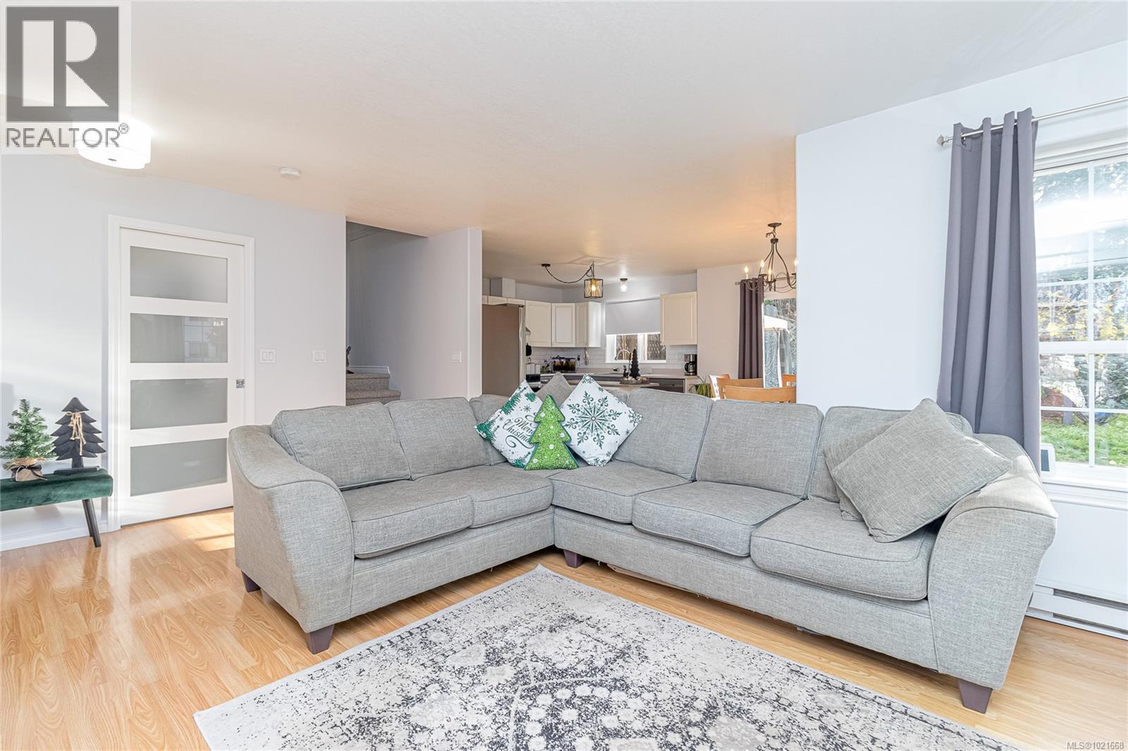 3324 Renita Ridge Rd, Duncan