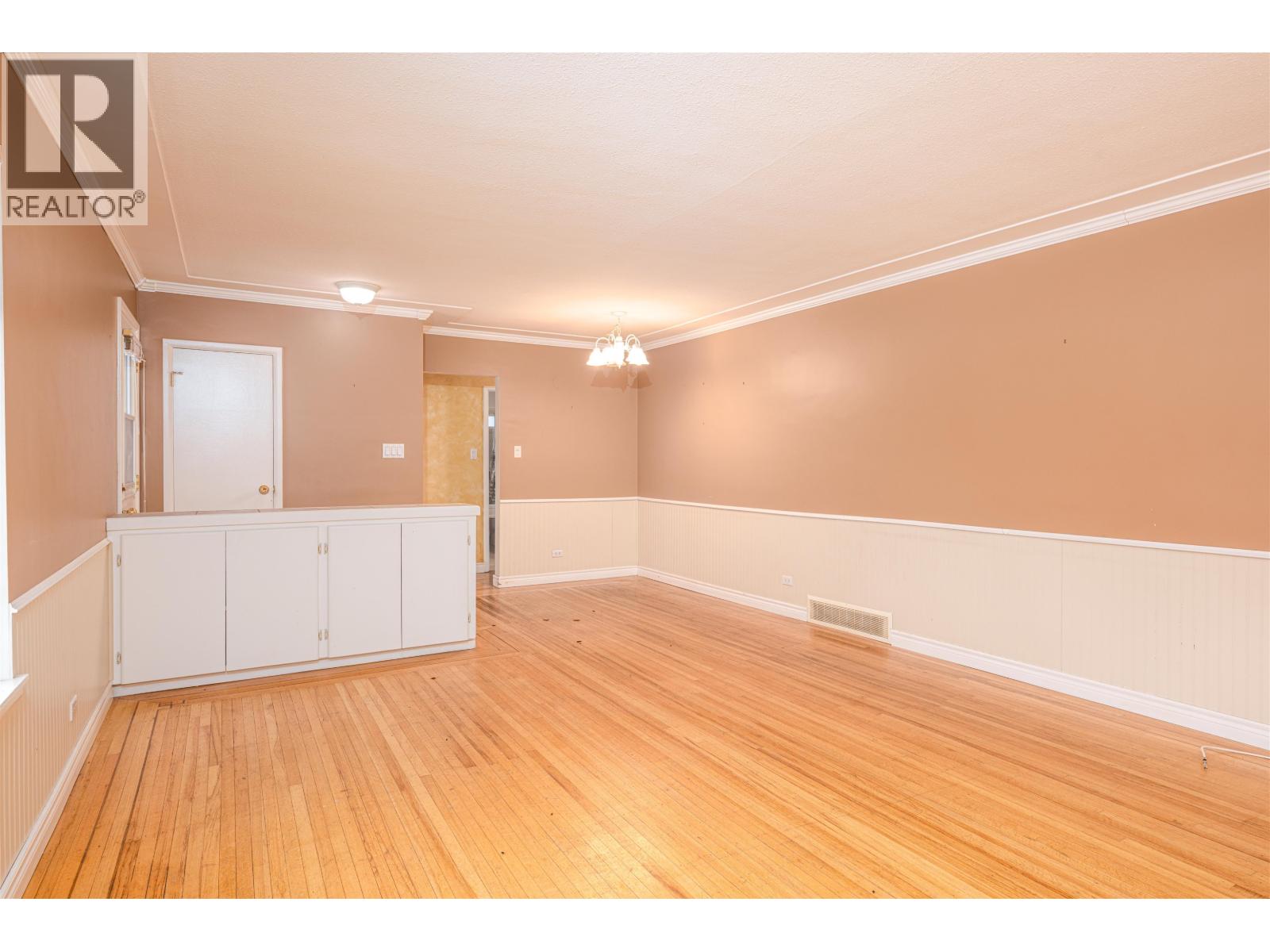 2082 4TH AVENUE, Prince George