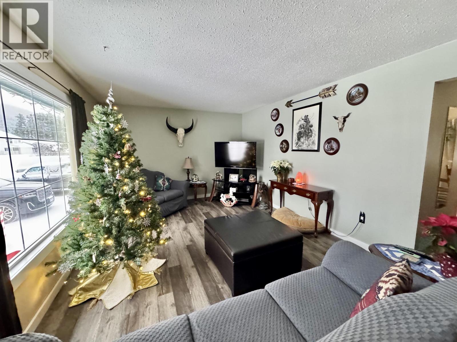 1321 8TH AVENUE, Valemount