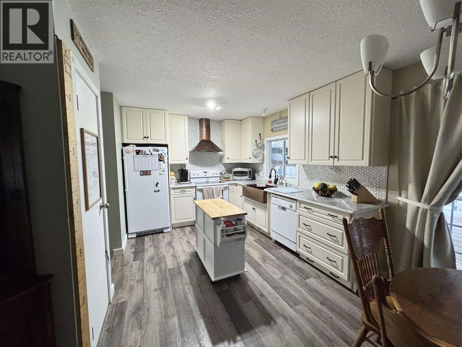 1321 8TH AVENUE, Valemount