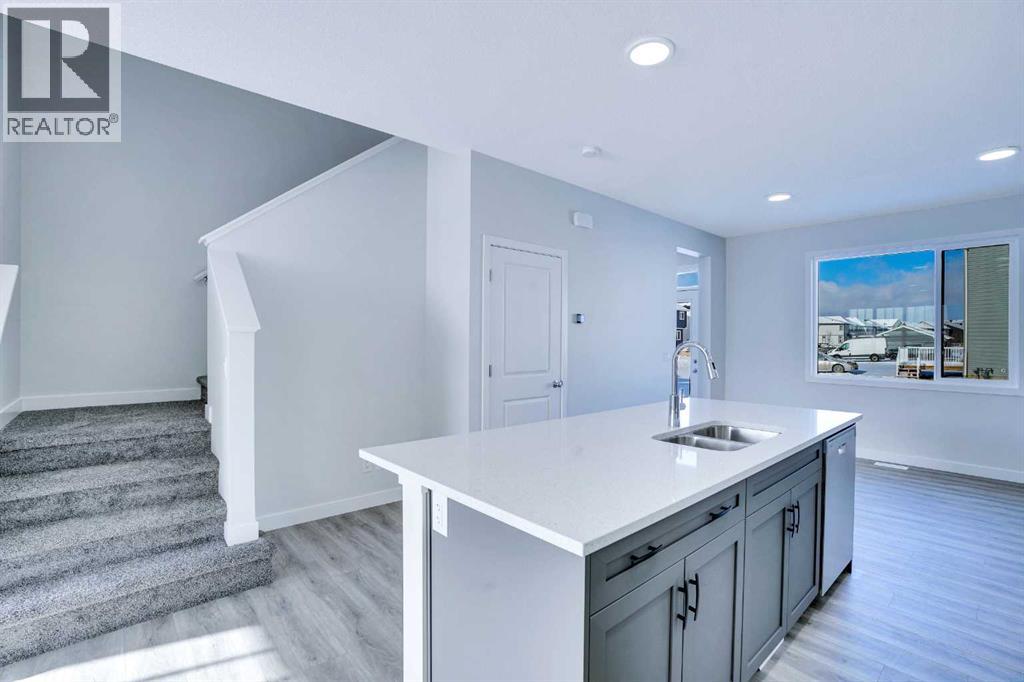 Single Family House for Sale in  Savoy Landing SE Rangeview Calgary 