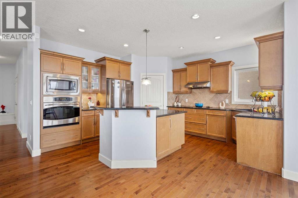 Single Family House for Sale in  Royal Ridge Mount NW Royal Oak Calgary 