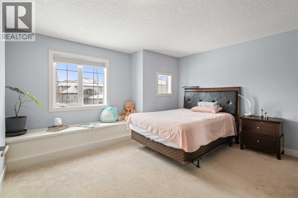 Single Family House for Sale in  Royal Ridge Mount NW Royal Oak Calgary 