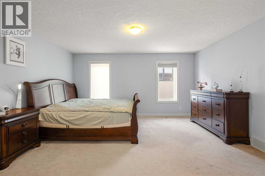 Single Family House for Sale in  Royal Ridge Mount NW Royal Oak Calgary 