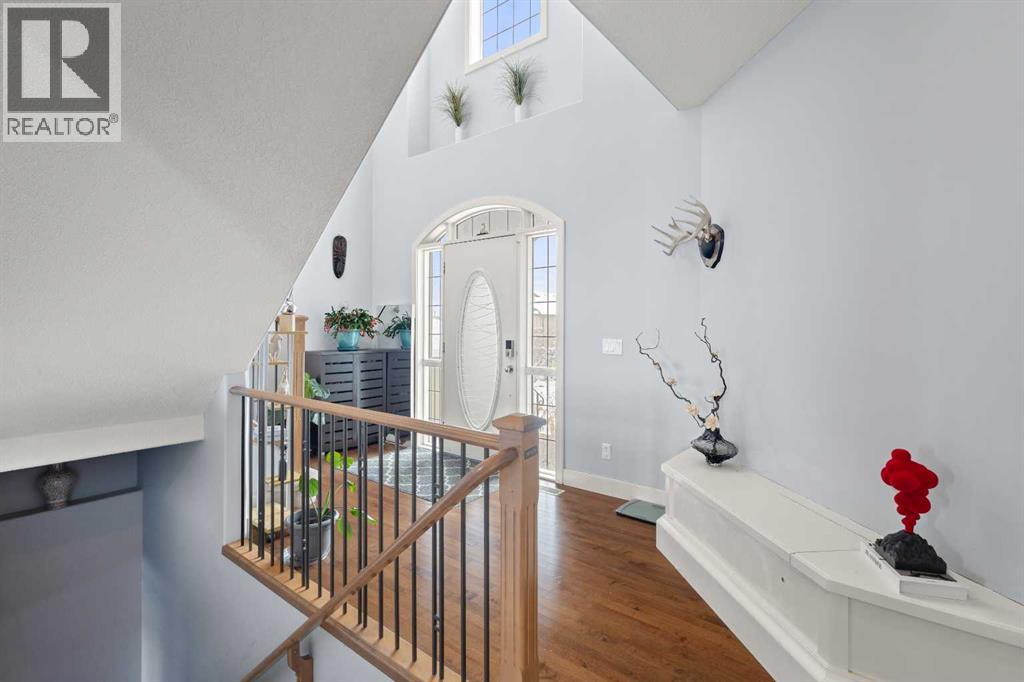 Single Family House for Sale in  Royal Ridge Mount NW Royal Oak Calgary 