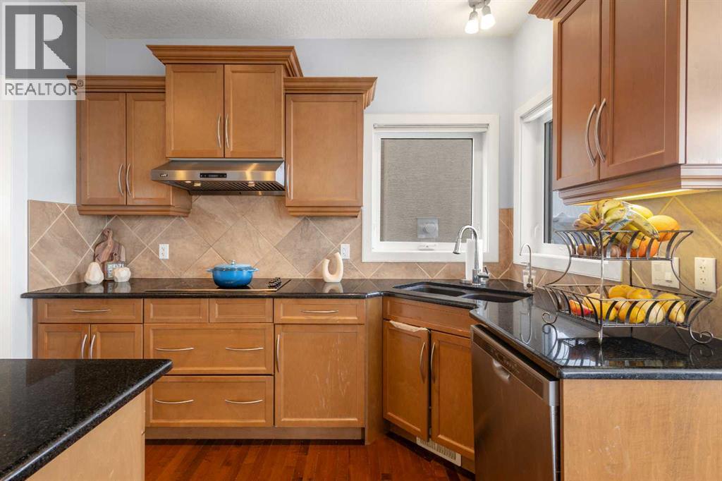 Single Family House for Sale in  Royal Ridge Mount NW Royal Oak Calgary 