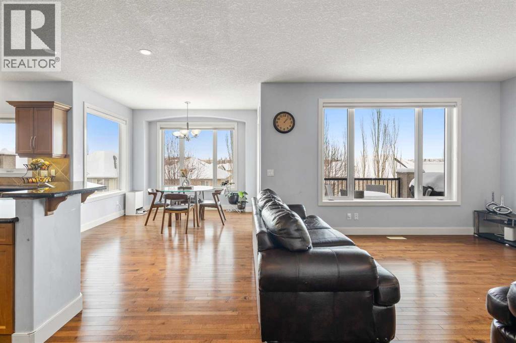 Single Family House for Sale in  Royal Ridge Mount NW Royal Oak Calgary 