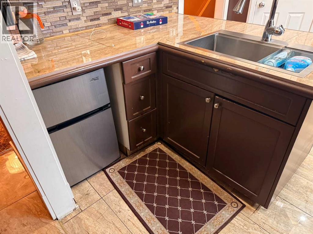 Single Family House 4 Level for Sale in  Templeson Way NE Temple Calgary 