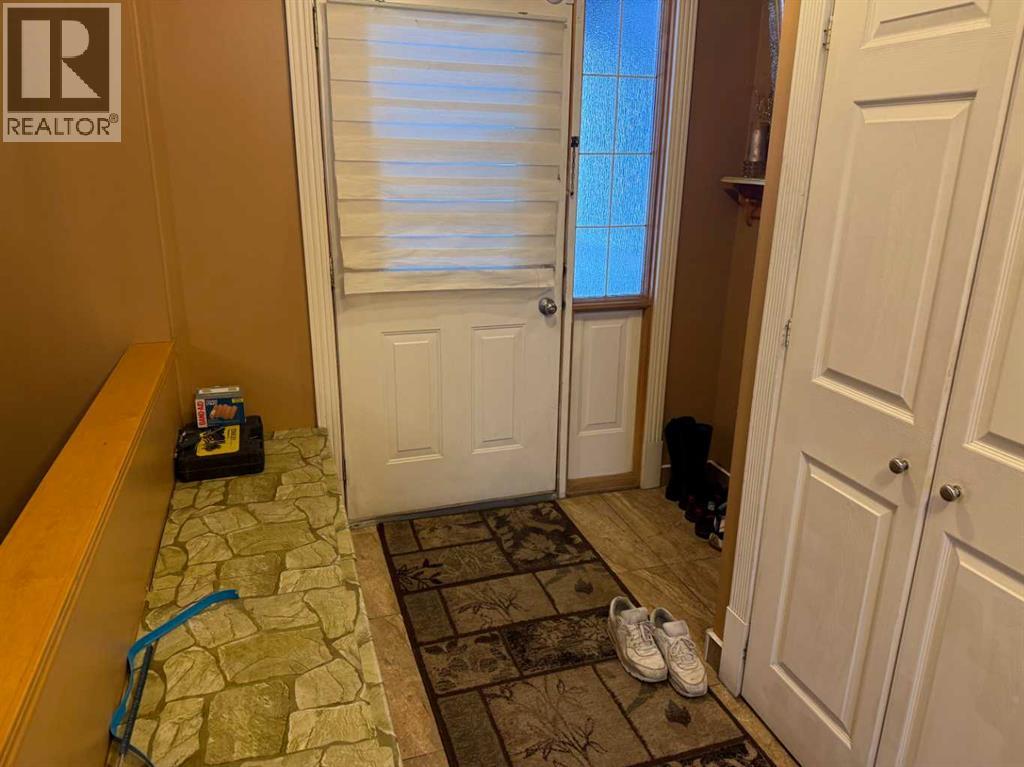 Single Family House 4 Level for Sale in  Templeson Way NE Temple Calgary 