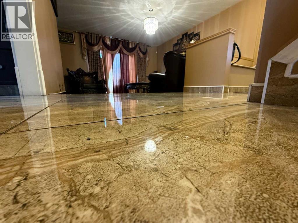 Single Family House 4 Level for Sale in  Templeson Way NE Temple Calgary 