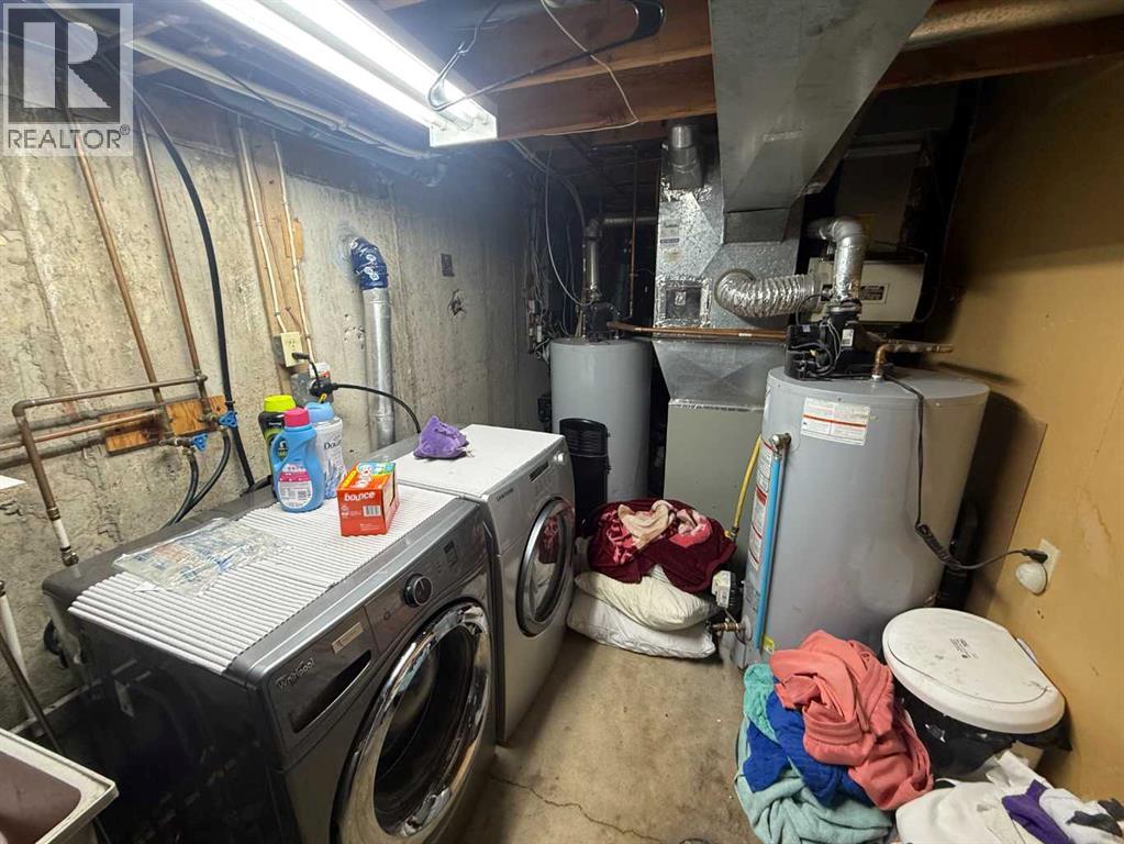 Single Family House 4 Level for Sale in  Templeson Way NE Temple Calgary 