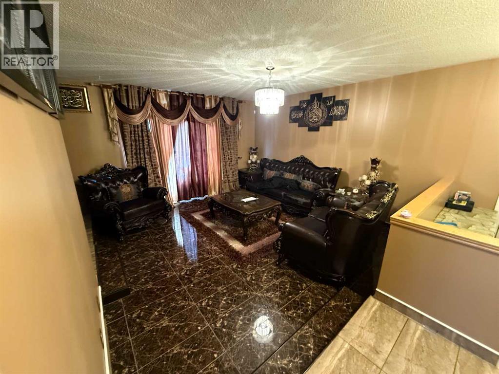 Single Family House 4 Level for Sale in  Templeson Way NE Temple Calgary 