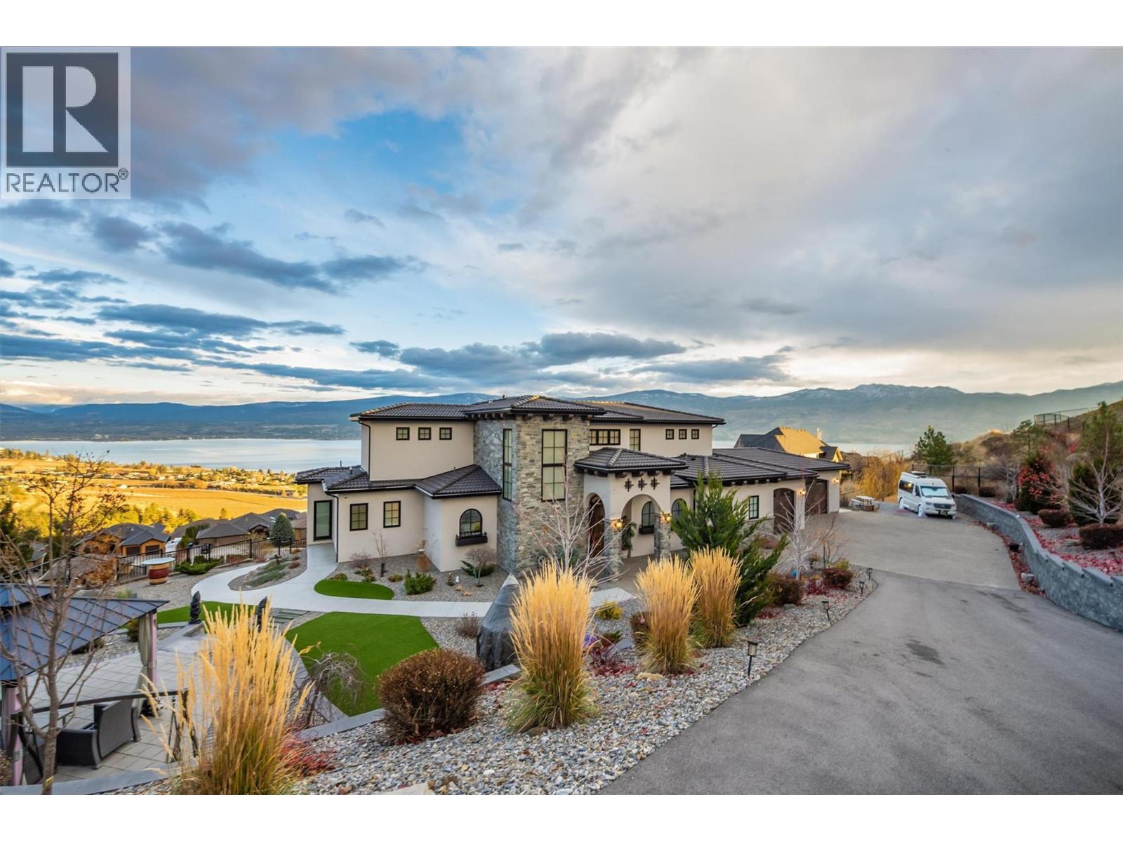  3279 Vineyard View Drive, West Kelowna