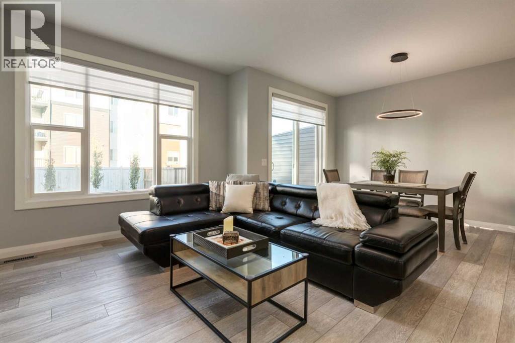 Single Family House for Sale in  Evansfield Gate NW Evanston Calgary 