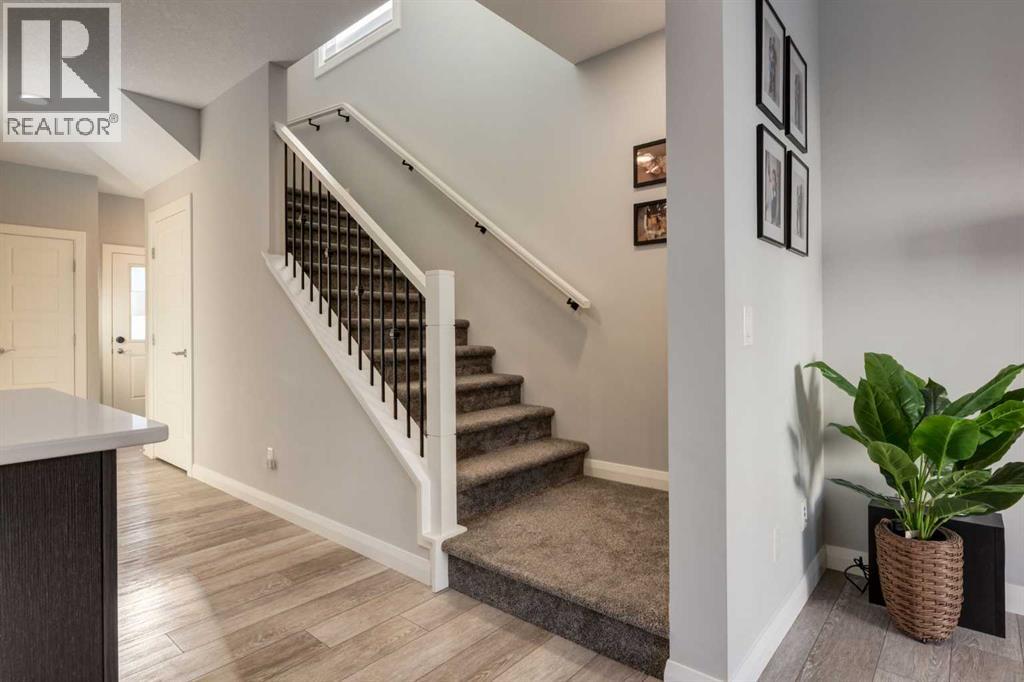 Single Family House for Sale in  Evansfield Gate NW Evanston Calgary 