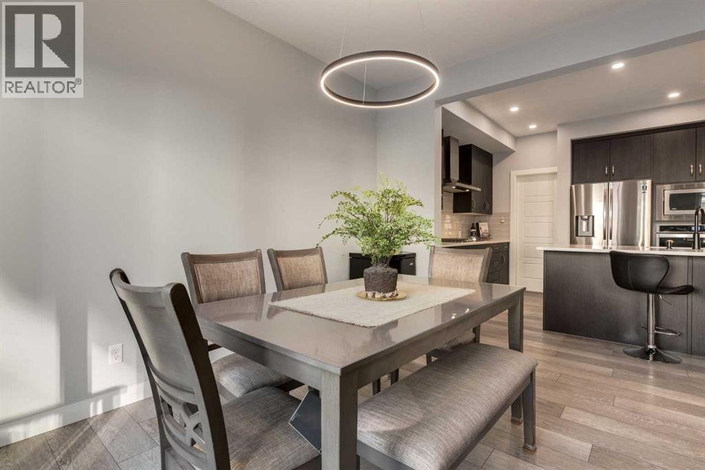 Single Family House for Sale in  Evansfield Gate NW Evanston Calgary 