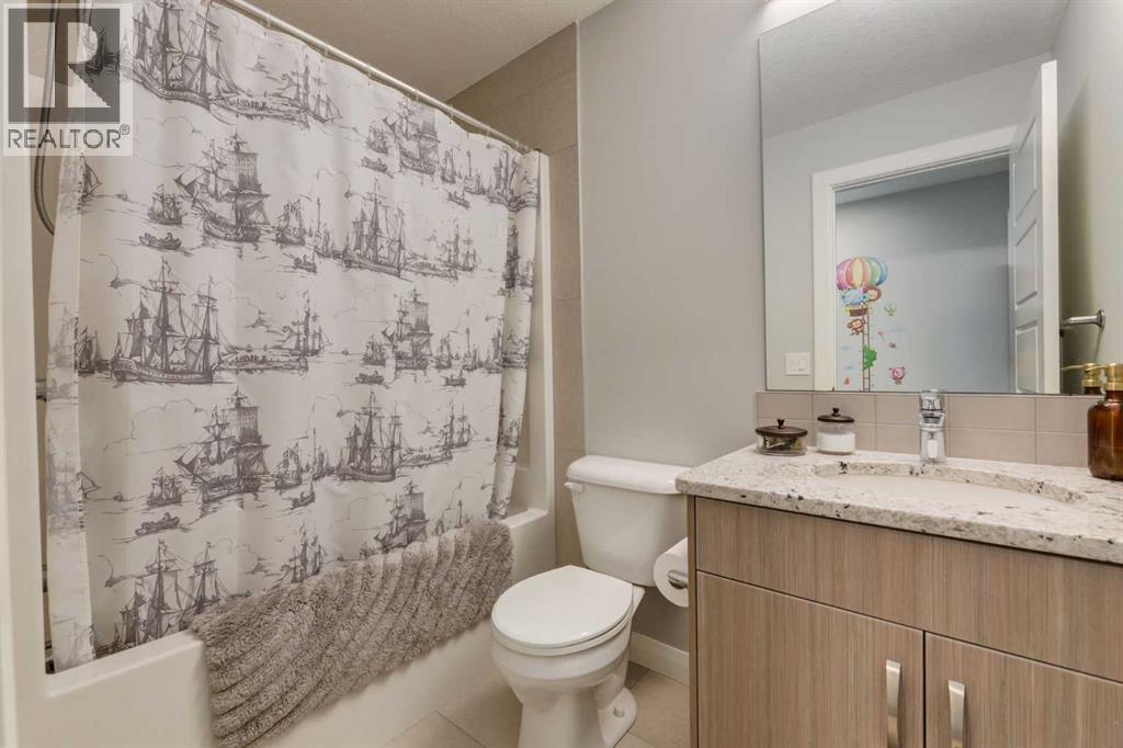 Single Family House for Sale in  Evansfield Gate NW Evanston Calgary 