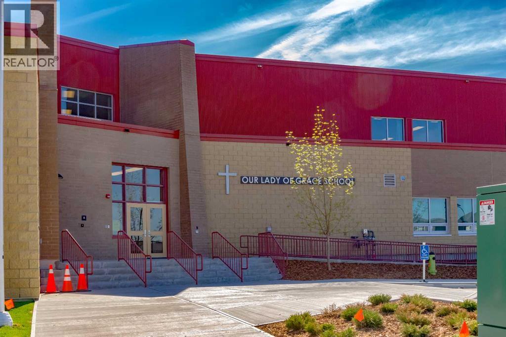 Single Family House for Sale in  Evansfield Gate NW Evanston Calgary 