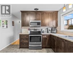 610 Balmoral Road, Kelowna, BC V1X1W1 Photo 22