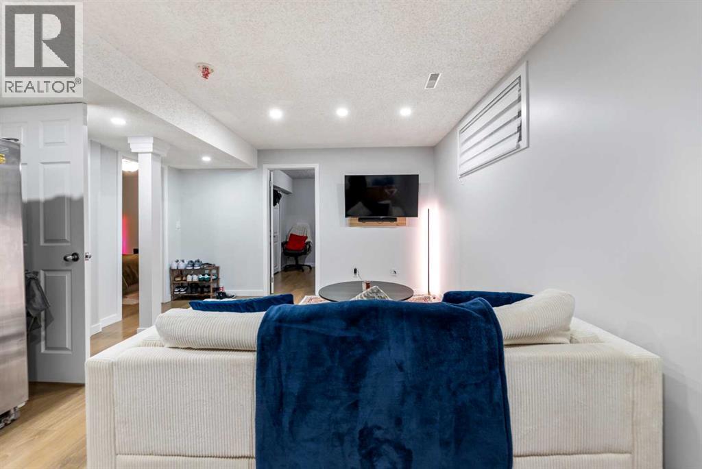 Single Family House for Sale in  Saddlemead Road NE Saddle Ridge Calgary 