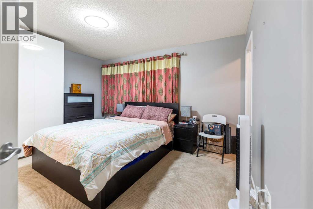 Single Family House for Sale in  Saddlemead Road NE Saddle Ridge Calgary 