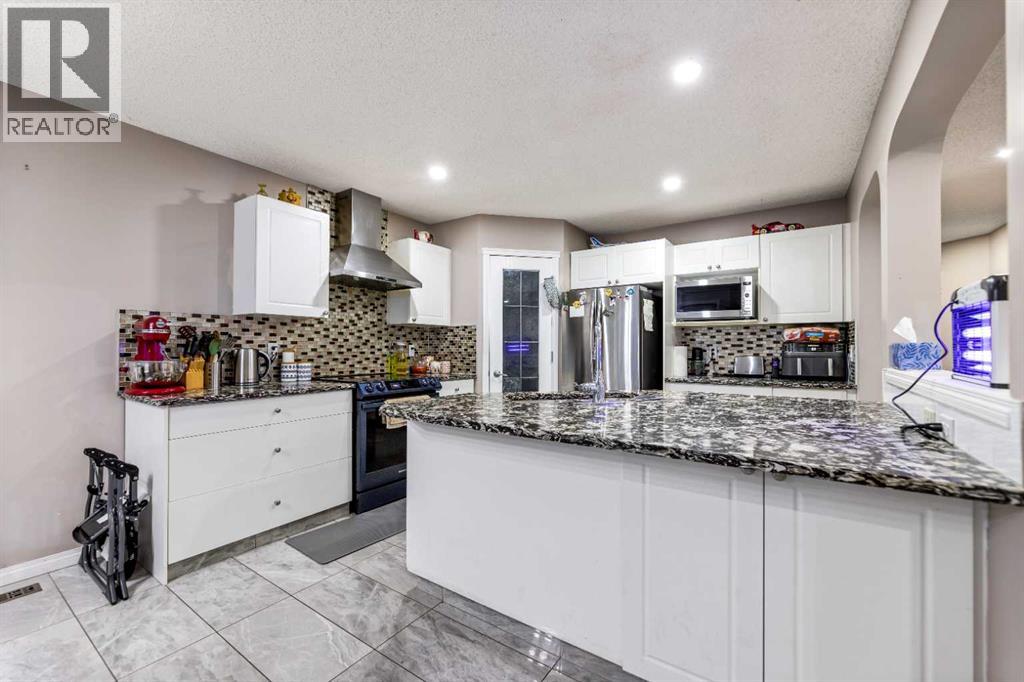 Single Family House for Sale in  Saddlemead Road NE Saddle Ridge Calgary 